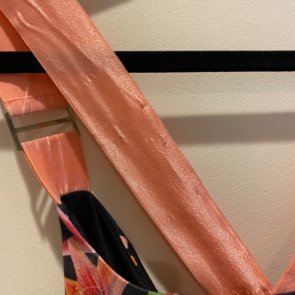 Venus tropical print cross cross back dress - Picture 3 of 6